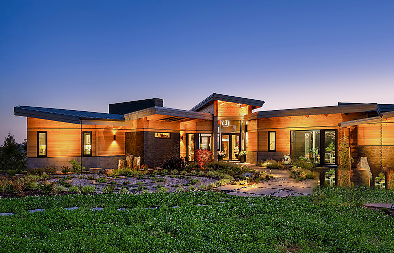 The Hidden Problem With Your Landscape Lighting: 5 Ways to Reduce Light Pollution