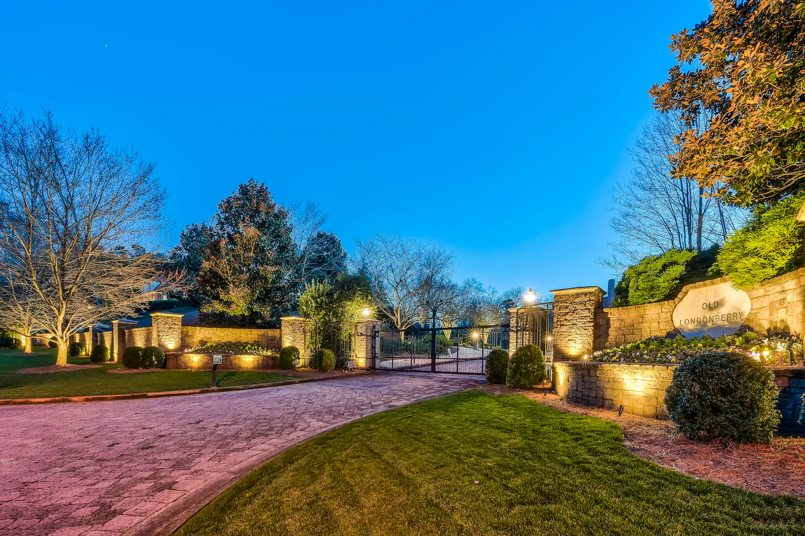 Landscape Lighting Color Temperature Guide: How to Select the Right Brightness and Warmth