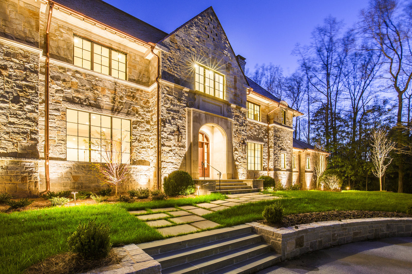 The Art of Night Photography: Capturing Stunning Scenes with Outdoor Lighting