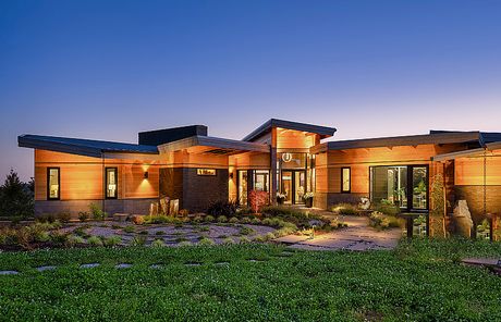 The Hidden Problem With Your Landscape Lighting: 5 Ways to Reduce Light Pollution